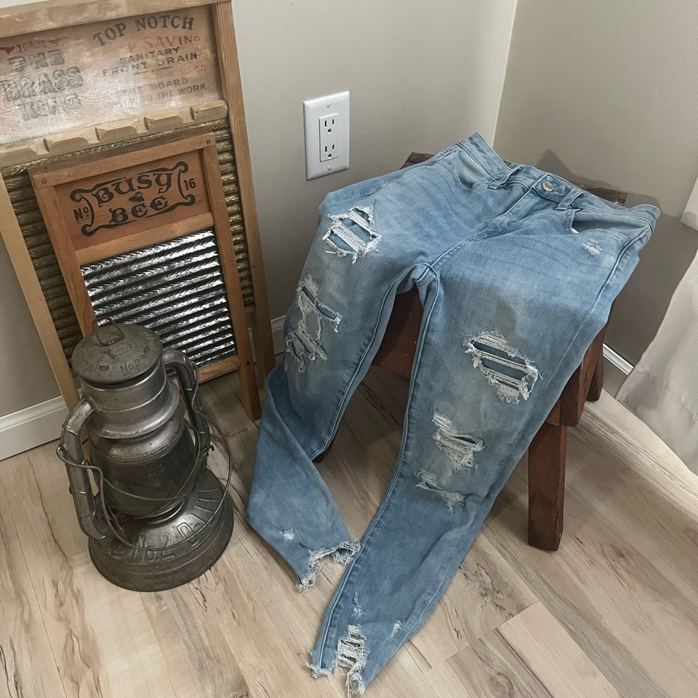 American Eagle distressed high rise jeggings - light wash